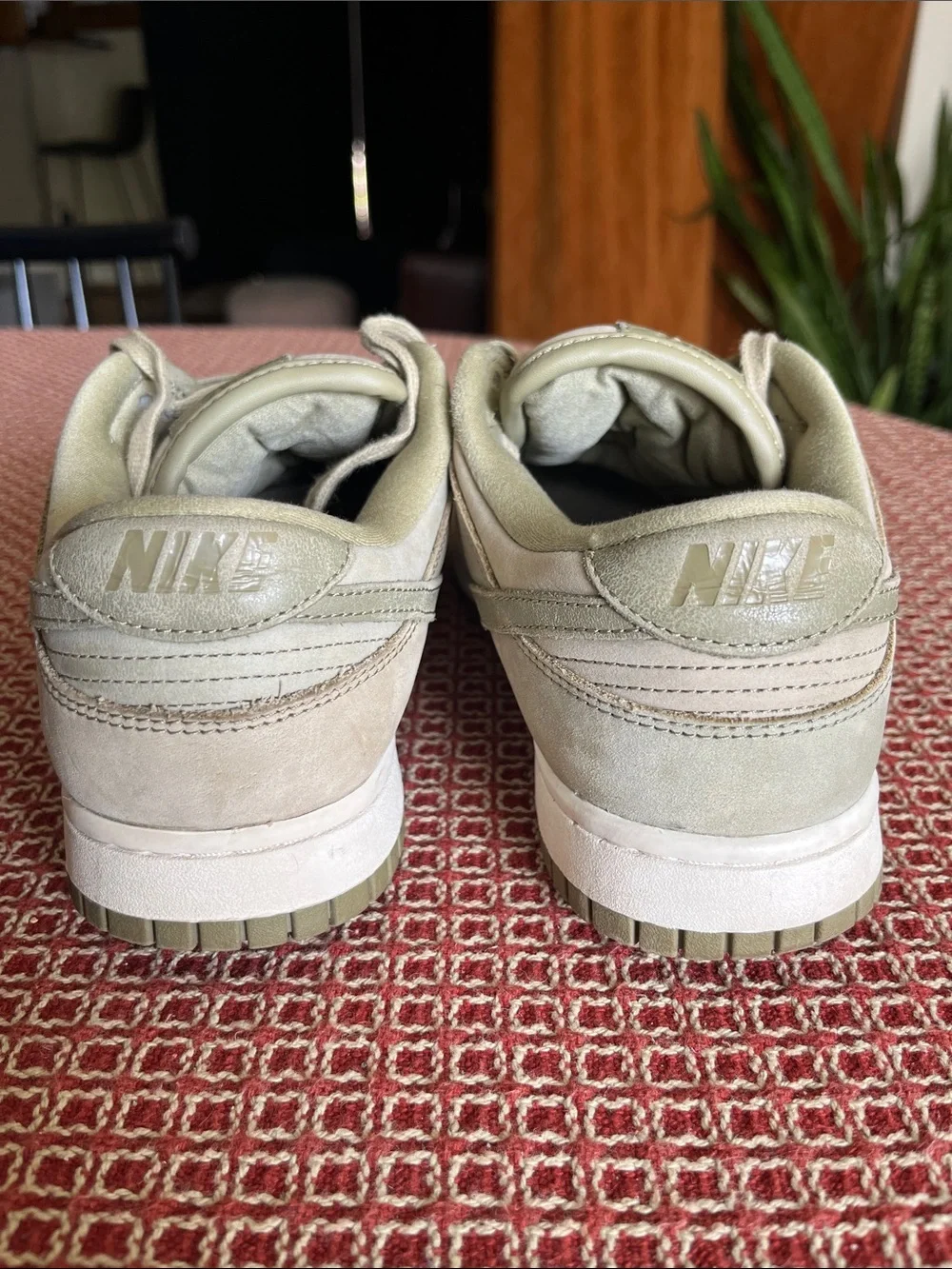 Nike Women’s Low-Top Dunks Sneakers Neutral Olive/Neutral Olive/Sail DV7415-200